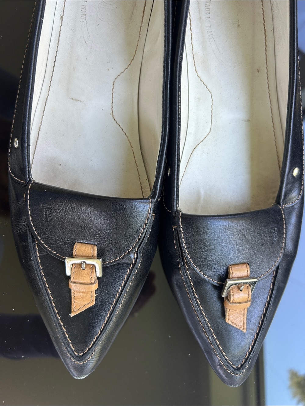 TOD’S Black Leather Flats with Tan Buckle Detail 39 - Picture 3 of 7